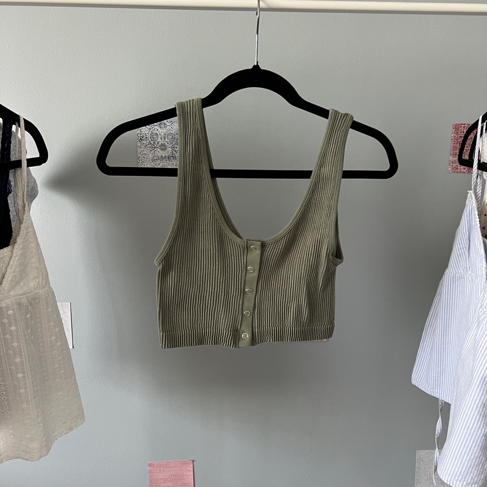 Ribbed aerie tank crop top with buttons